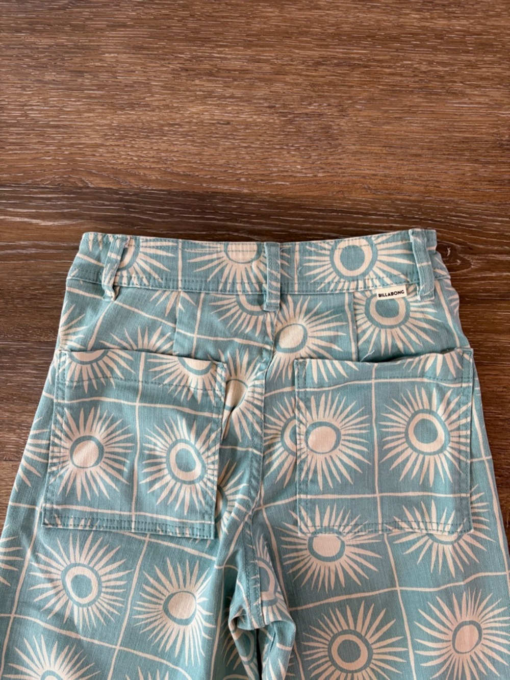 NWOT  Billabong Free fall Print Wide Leg Twill Pants in misty blue size 26 - Picture 9 of 11